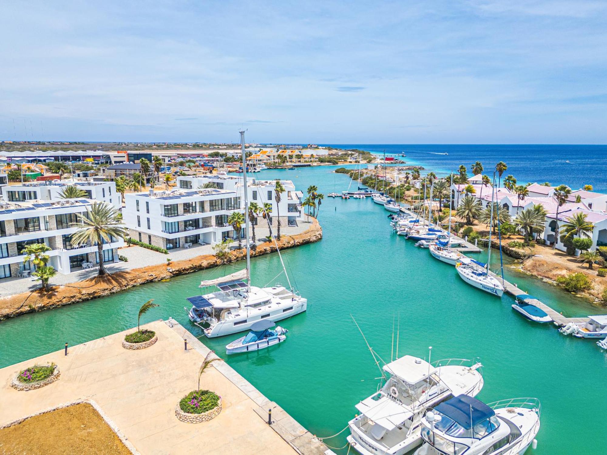 Van Der Valk Plaza Beach & Dive Resort Bonaire Kralendijk  Bagian luar foto