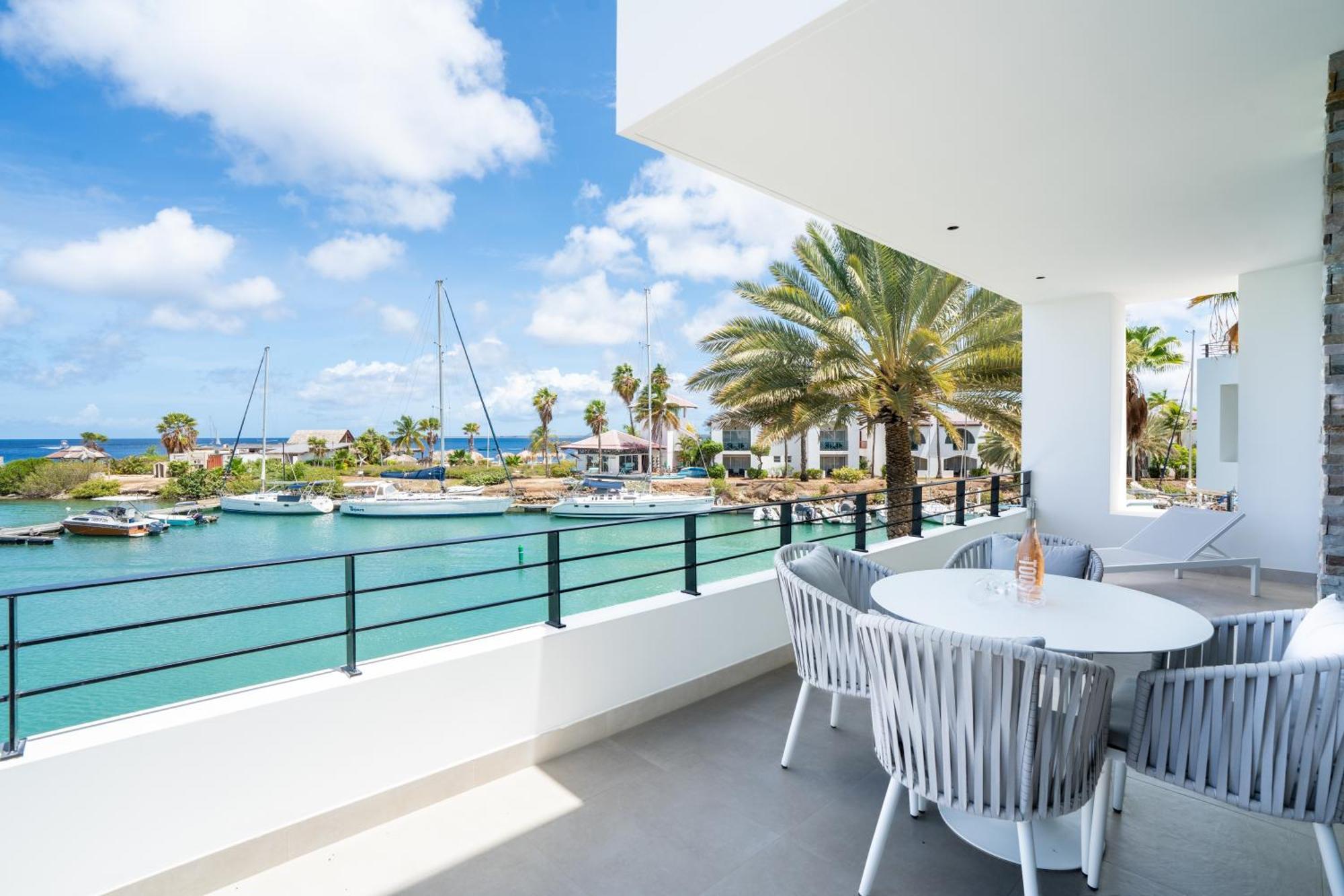 Van Der Valk Plaza Beach & Dive Resort Bonaire Kralendijk  Bagian luar foto